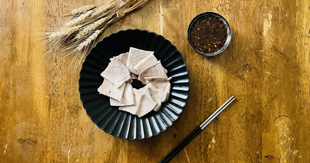 水煮整塊胛心肉（白切胛心肉） 佐蒜泥醬